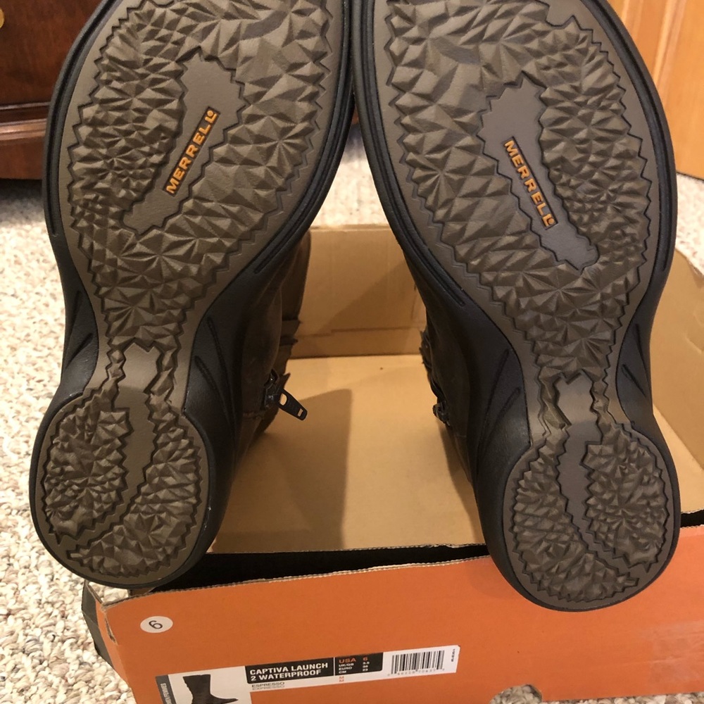 Merrell boots never been used